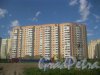 Ул. Маршала Захарова., дом 14, корпус 2. Общий вид фасада из Южно-Приморского парка. Фото 27 мая 2015 г.