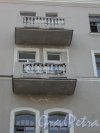 Курская улица, дом 13 (правая часть). Балконы со стороны Курской улицы. Фото 17 мая 2010 года.