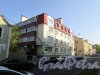 город Ломоносов, Еленинская улица, дом 24, корпус 2, литера А. Общий вид жилого дома со стороны Еленинской улицы. Фото 18 сентября 2015 года.