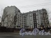 Улица Чапаева, дом 18, литера А. Общий вид жилого дома «Чапаева, 16» со стороны Большой Монетной улицы. Фото 25 декабря 2015 года.