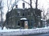 Большая Озерная улица, дом 2. Общий вид здания после пожара с Поклонногорской улицы. Фото 5 февраля 2013 года.