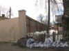 Большая Озёрная улица, дом 65. Фрагмент ограды. Фото 13 марта 2012 года.