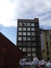 Улица Всеволода Вишневского, дом 12. Общий вид бизнес-центра «Резон». Фото 25 апреля 2011 года.