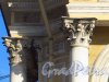 Пилястры колонн часовни Св. благоверного князя Александра Невского. Фото 5 августа 2015 года.