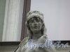 Фурштатская ул., дом 2. Лицо женщины в оформление левого эркера. Фото 29 января 2016 года.