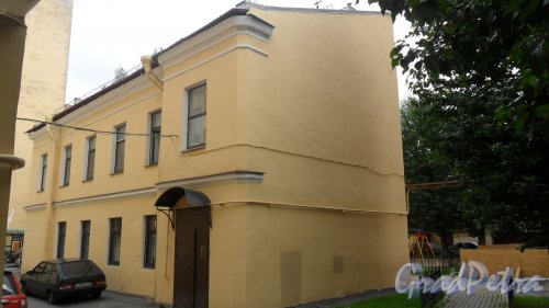 Курляндская улица, дом 23, литера Ж. Фото 18 августа 2015 года.