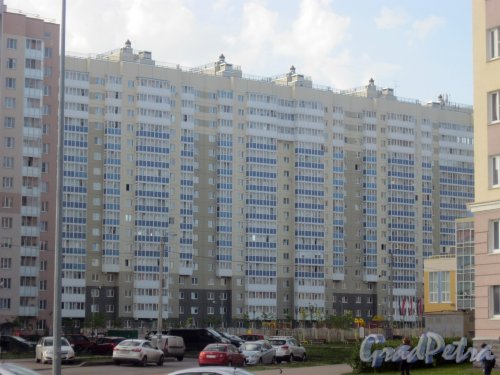 Ул. Маршала Захарова, дом 18, корпус 2, литера А. Фрагмент здания. Вид с ул. Маршала Захарова. Фото 27 мая 2015 г.
