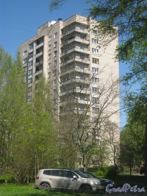 Ул. Лёни Голикова, дом 31, корпус 3. Общий вид. Фото 10 мая 2015 г.