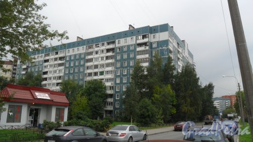 Улица Шаврова, дом 23, корпус 1. 10-этажный жилой дом 504Д серии 1990 года постройки. Фото 16 сентября 2015 года.