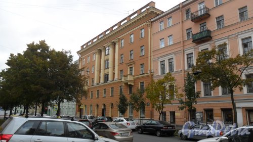 Улица Союза Печатников, дом 6. 5-этажный жилой дом 1956 года постройки. 22 квартиры. Фото 19 октября 2015 года.