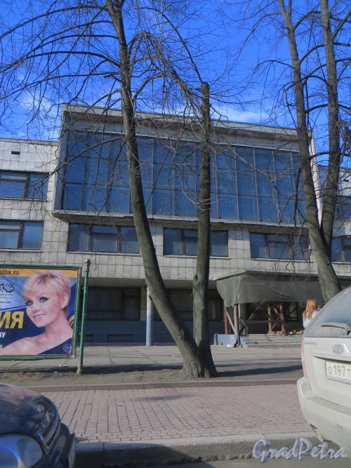 Улица Правды, дом 3, литера А. Фрагмент фасада здания. Фото 11 марта 2014 года.