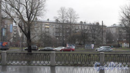 Улица Торжковская, дом 2, корпус 2. 5-этажный жилой дом серии 1-405 1961 года постройки. 4 парадные. 60 квартир. Фото 7 декабря 2015 года.