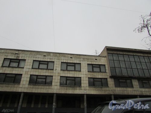 улица Правды, дом 3, литера А. Школа-интернат хореографического училища имени А. Вагановой. Фрагмент фасада. Фото 15 декабря 2015 года.