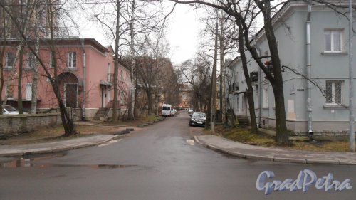 Улица Ломовская. Перспектива улицы от Костромского проспекта в сторону проспекта Энгельса. Фото 11 декабря 2015 года.