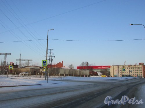 Полюстровский проспект, дом 42. Участок, ограниченный улицейжукова, Чичуринским переулком и Полюстровским проспектом. Фото 5 января 2015 года.