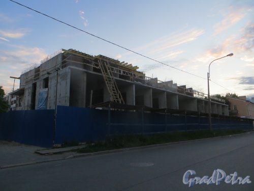 Волковский проспект, дом 13. Начало строительства жилого дома. Фото 6 июня 2015 года.