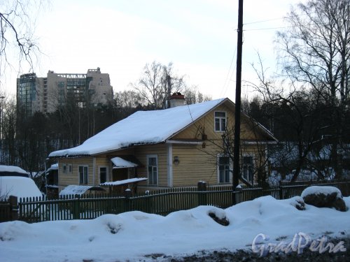 Большая Озерная улица, дом 5. Общий вид жилого дома. Фото 5 февраля 2013 года.
