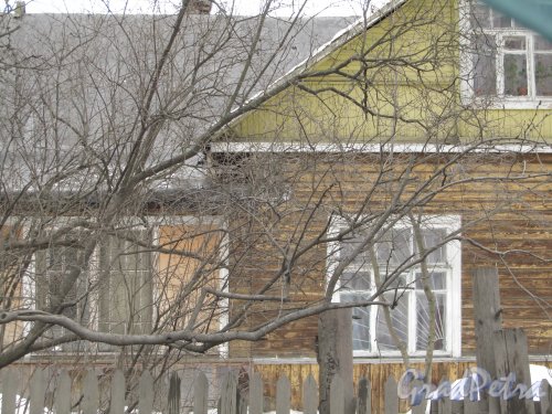 Большая Озёрная улица, дом 65. Фрагмент фасада жилого дома. Фото 13 марта 2012 года.