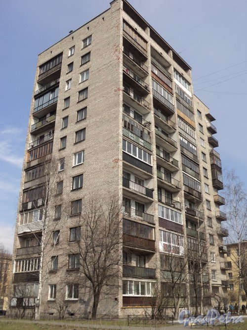 Улица Громова, дом 8, литера А. Общий вид 12-этажного жилого дома. Фото 12 апреля 2011 года.