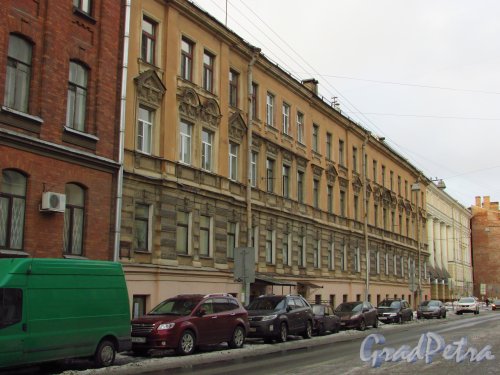 Улица Короленко, дом 10. Общий вид фасада здания. Фото 29 января 2016 года.