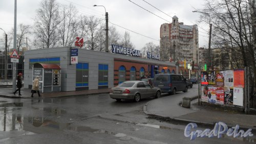 Енотаевская улица, дом 5. Универсам «7Я Семья». Фото 11 февраля 2016 года.