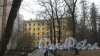 Новороссийская улица, дом 26. Общежитие Лесотехнической Академии. Вид дома со двора. Фото 2 апреля 2016 года.