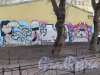 Ул. Ломоносова, д. 18. Роспись на стене проходного двора. фото апрель 2015 г.