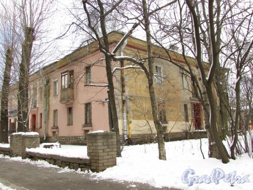 улица Крупской, дом 8, корпус 1, литера Б. Угловая часть жилого здания со стороны дома №10 по улице Крупской. Фото 16 февраля 2016 года.