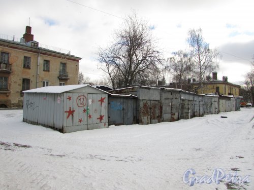 улица Крупской, дом 12. Частные гаражи на участке. Фото 16 февраля 2016 года.