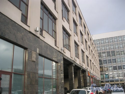 Кантемировская ул., дом 2. Вид по фасаду здания. Фото 17 февраля 2016 г.