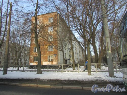 Улица Костюшко, дом 88. Общий вид 5-этажного жилого дома. Фото 18 февраля 2016 года.