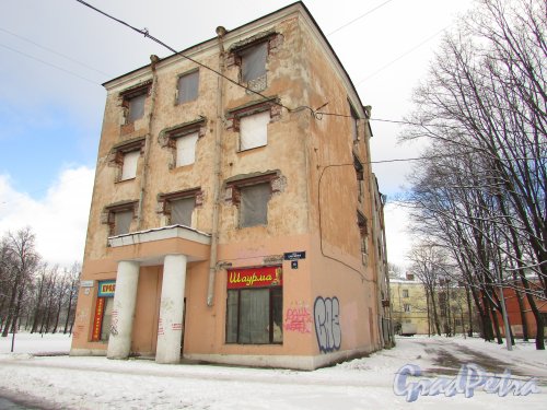 Улица Бабушкина, дом 18. Торец жилого дома во время реконструкции. Фото 16 февраля 2016 года.