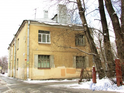 Улица Бабушкина, дом 18. Общий вид одного из домов жилмассива для рабочих-текстильщиков. Фото 16 февраля 2016 года.