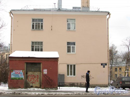 Улица Бабушкина, дом 27. Фасад жилого дома со стороны улицы Бабушкина. Фото 16 февраля 2016 года.