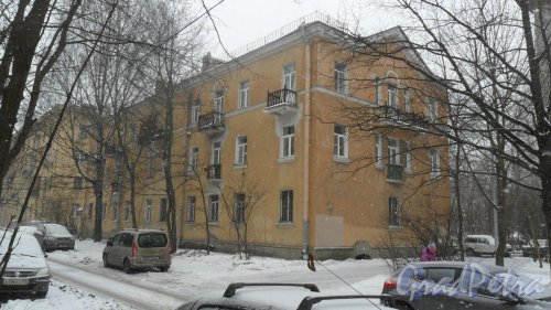 Гданьская улица, дом 4. 3-этажный жилой дом 1952 года постройки. 2 парадные, 18 квартир.