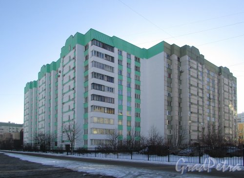 улица Маршала Казакова, дом 14, корпус 1, литера А. Фасад со стороны улицы. Фото 1 марта 2016 года.
