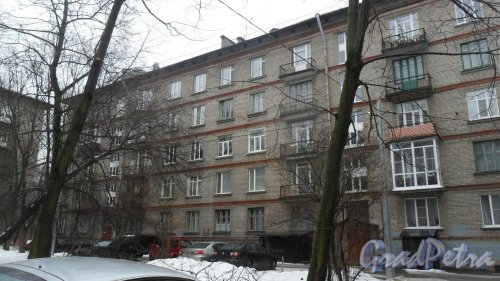 Улица Гданьская, дом 13. Вид дома со стороны парадных. Фото 6 марта 2016 года.