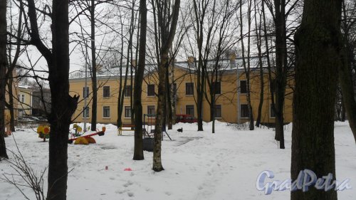 Улица Гданьская, дом 18, корпус 3. 2-этажное административное здание.
