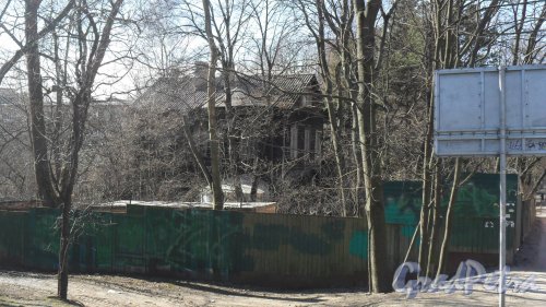 Рашетова улица, дом 19. Индивидуальный жилой дом. Вид на дом с участком с проспекта Тореза. Фото 18 марта 2016 года.