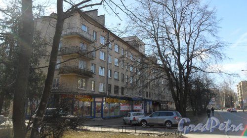 Рашетова улица, дом 3. 5-этажный жилой дом 1961 года постройки. 4 парадные, 64 квартиры.