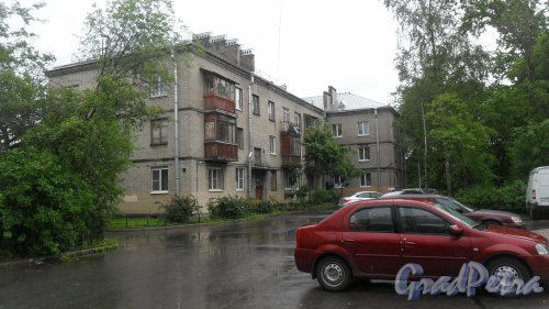 Шушары, Пушкинская улица, дом 4. Вид дома со двора. Фото 13 июня 2016 года.