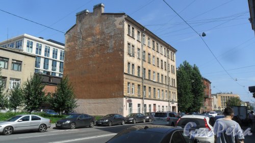 Улица Моисеенко, дом 12-14, литер А. 5-этажный жилой дом 1903 года постройки. 1 парадная, 21 квартира. Фото 25 июля 2016 года.