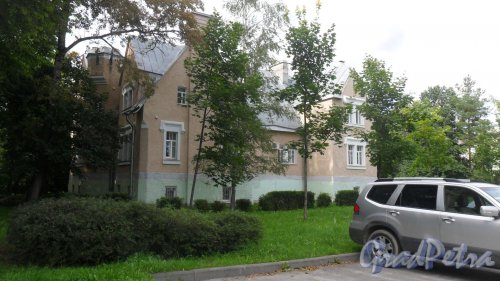 Пушкин, улица Глинки, дом 30. Прокуратура Пушкинского района Санкт-Петербурга. Фото 10 августа 2016 года.