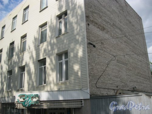 ул. Жукова, дом 17. Фрагмент здания. Вид с ул. Жукова. Фото 9 августа 2016 г.