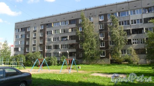Всеволожск, Ленинградская улица, дом 26. 5-этажный жилой дом 121 серии 1992 года постройки. 3 парадные, 60 квартир. Фото 23 августа 2016 года.
