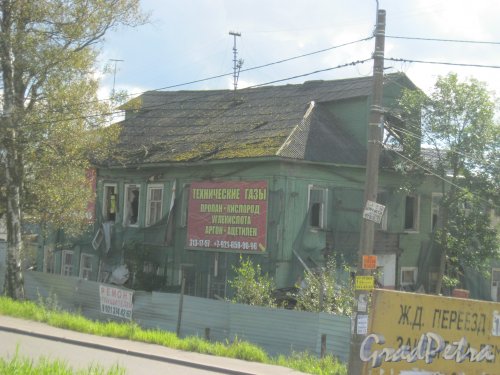 пос. Парголово, Вокзальная ул., дом 2. Общий вид заброшенного здания. Фото 5 сентября 2016 г.