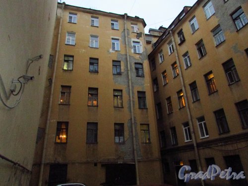 4-я Советская улица, дом 5. Дворовый корпус. Фото 17 октября 2016 года.