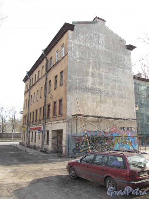 Железноводская улица, дом 5. Правый боковой флигель. Фото 30 апреля 2012 года.