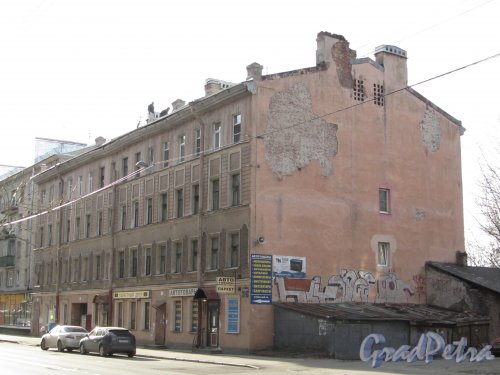 Железноводская улица, дом 13. Общий вид здания. Фото 30 апреля 2012 года.