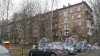 Улица Матроса Железняка, дом 51. Вид дома со стороны детской площадки. Фото 12 апреля 2017 года.